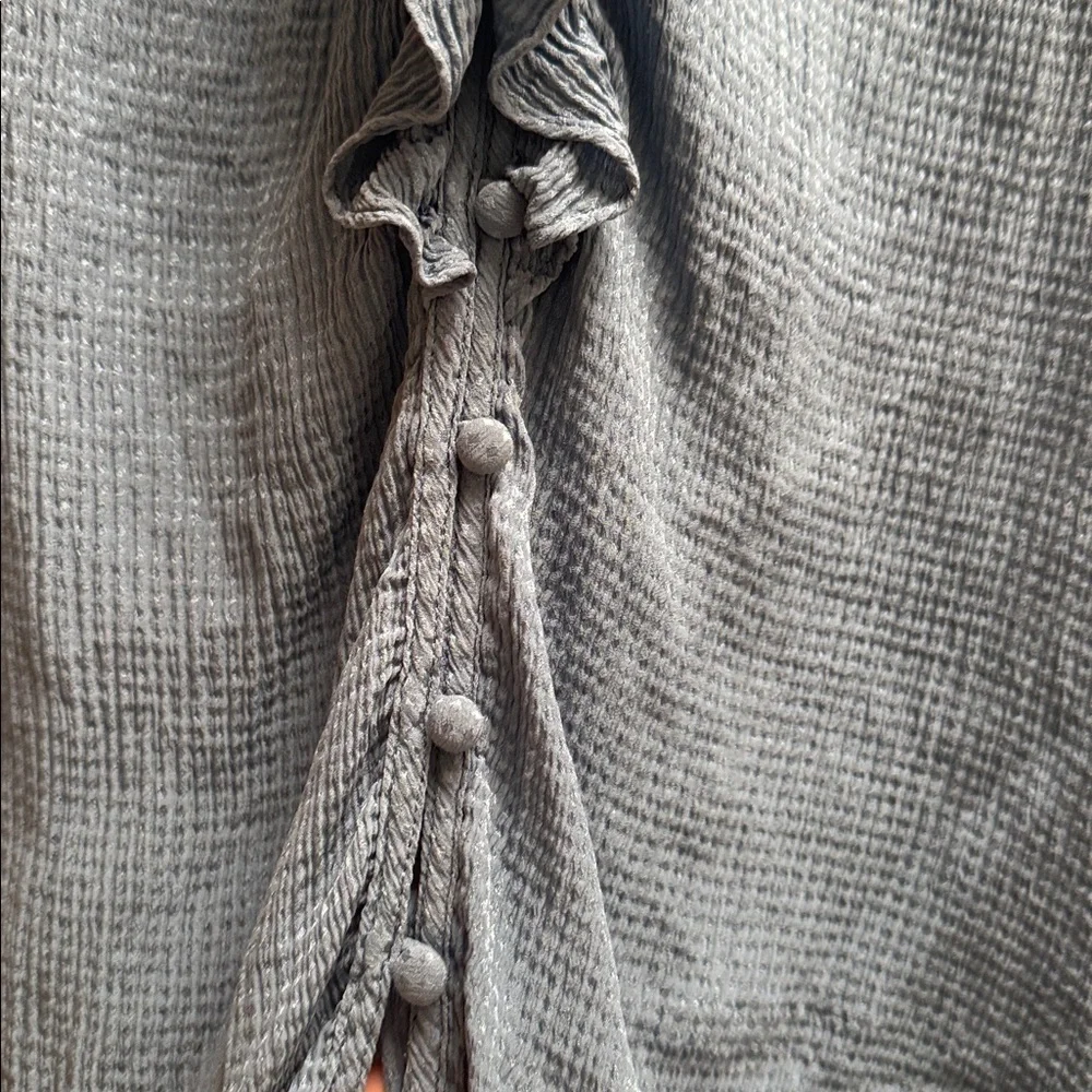 Sezane Priscille Blouse Women's 34 US 2 Ruffle V-Neck 100% Silk Button Blue - Picture 6 of 7